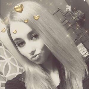 Meet your Posher, Cassie